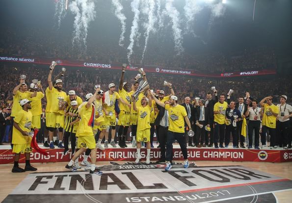 Foto - Antic Datome'nin saçlarını kesti!