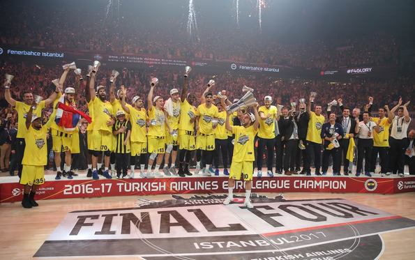 Foto - Antic Datome'nin saçlarını kesti!