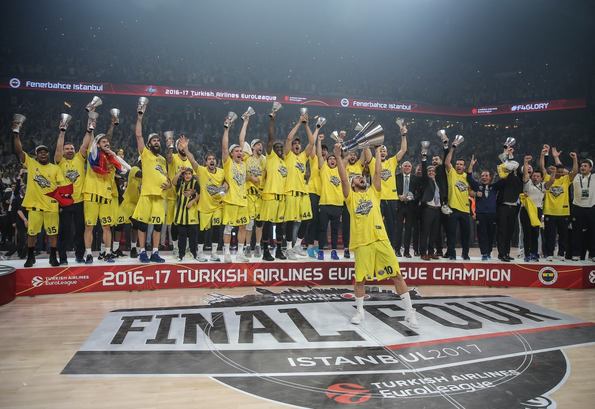 Foto - Antic Datome'nin saçlarını kesti!