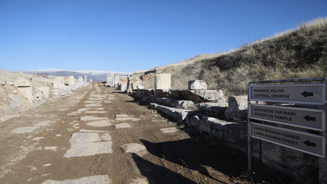 Antik döneme ait gizemli buluş! Bakın muskanın üzerinde ne yazıyor