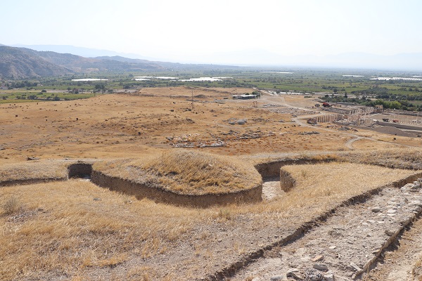 Foto - Antik kentte siper bulundu