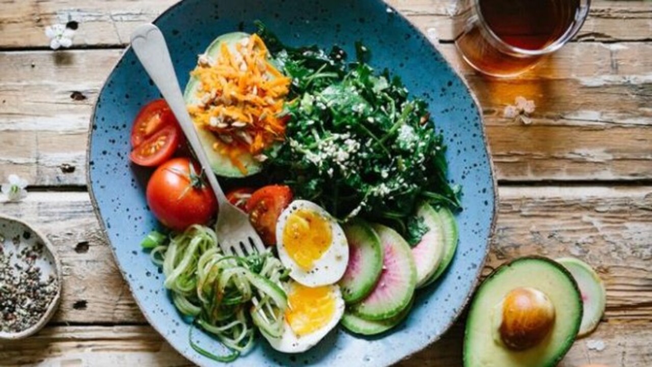 Antioksidan, kolajen, C vitamini ne varsa onda! Genç kalmanın sırrı olan 5 besin açıklandı