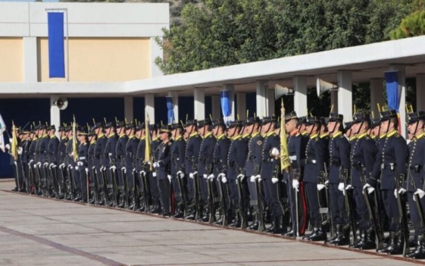 Foto - Apar topar yeni kararlar alacaklar Yunanistan Harp Okulları paniği