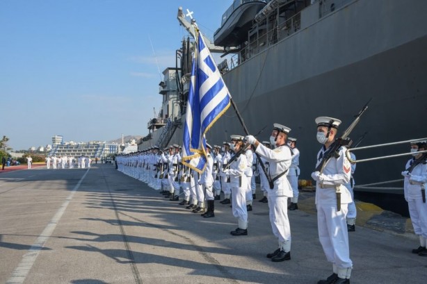Foto - Apar topar yeni kararlar alacaklar Yunanistan Harp Okulları paniği