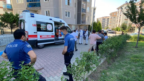 Apartmana yayılan koku dehşeti ortaya çıkardı