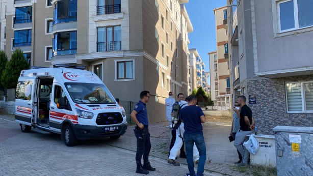 Foto - Apartmana yayılan koku dehşeti ortaya çıkardı