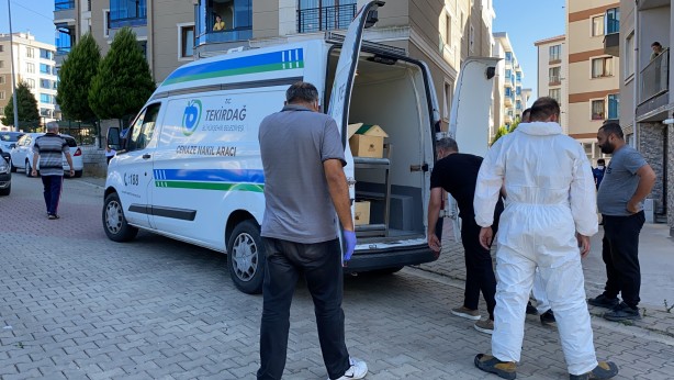 Foto - Apartmana yayılan koku dehşeti ortaya çıkardı