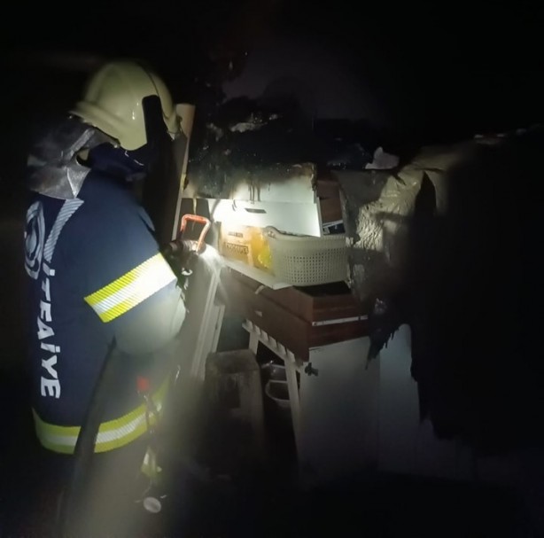 Foto - Apartmanın bodrumunda çıkan yangın korku dolu anlar yaşattı
