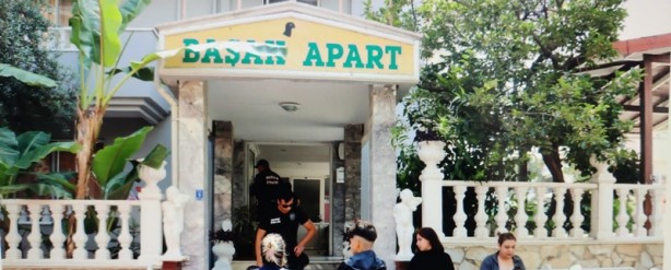 Foto - 'Aparttan çıkmayan kiracısının kapısına kimyasal sıvı döktü' iddiası! 5 kişi hastanelik oldu