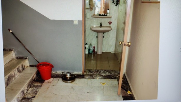 Foto - 'Aparttan çıkmayan kiracısının kapısına kimyasal sıvı döktü' iddiası! 5 kişi hastanelik oldu