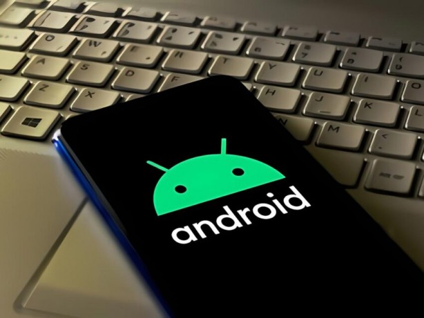 Foto - APK yüklemek yasal mı? Yasal sorumlulukları nedir?