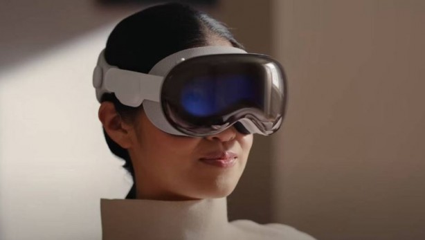 Foto - Apple, iPhone’u Vision Pro’ya çevirecek