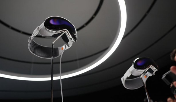 Foto - Apple, iPhone’u Vision Pro’ya çevirecek