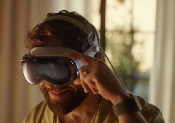 Foto - Apple, iPhone’u Vision Pro’ya çevirecek