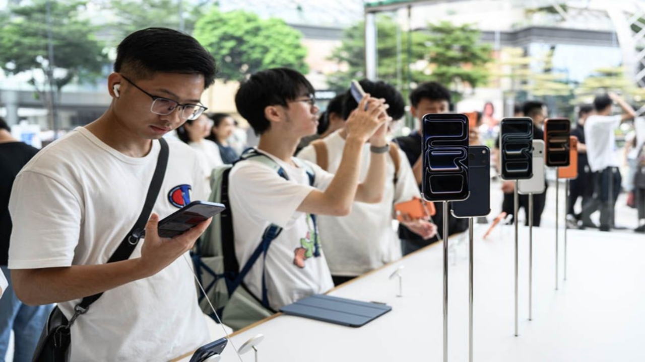 Foto - Apple mağazası mahşer yerine döndü! iPhone 17’nin özellikleri ve fiyatı olay oldu