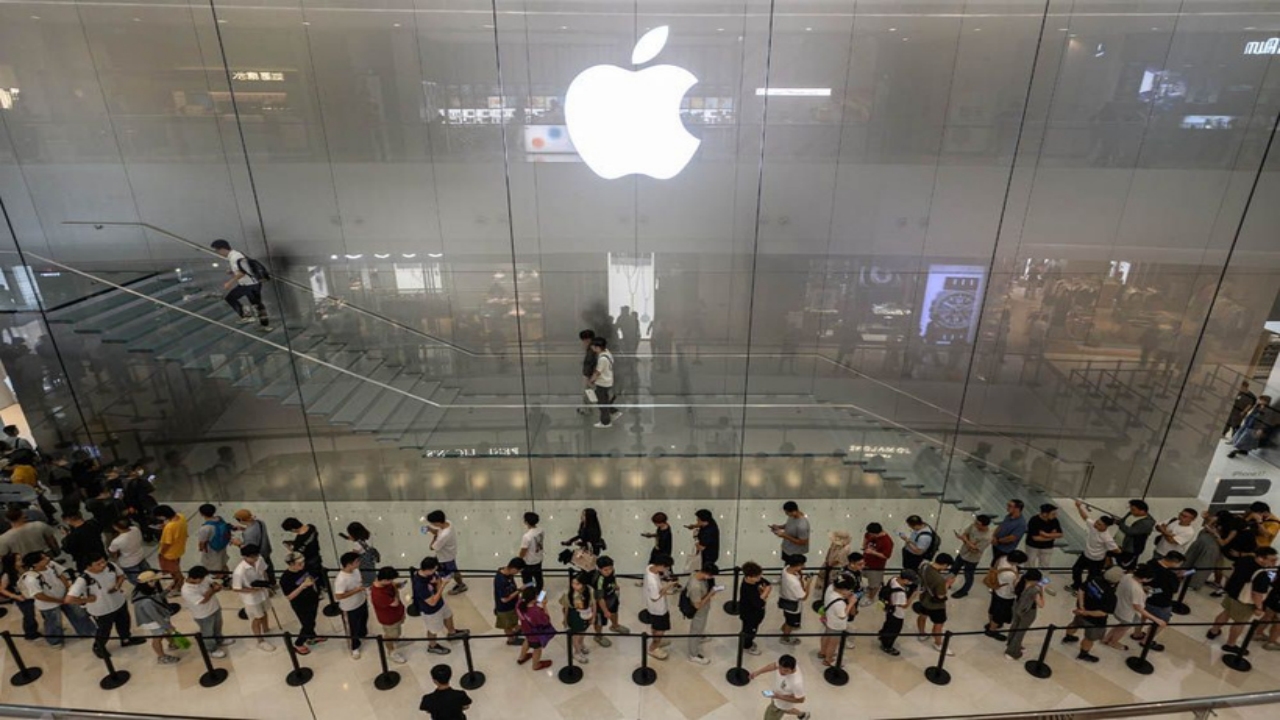 Foto - Apple mağazası mahşer yerine döndü! iPhone 17’nin özellikleri ve fiyatı olay oldu