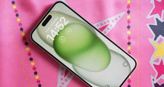 Foto - Apple talimat verdik diyerek duyurdu: iPhone'unuzu meraklı gözlerden koruyacak 'omuz sörfü koruması'