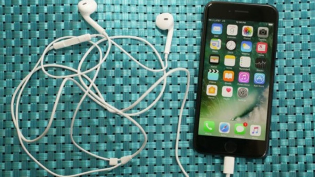 Foto - Apple ve Samsung iPhone 8 için anlaştı