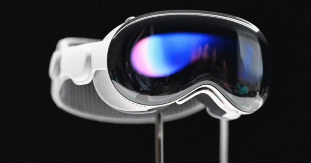 Apple'da hayal kırıklığı! Vision Pro satışları çakıldı
