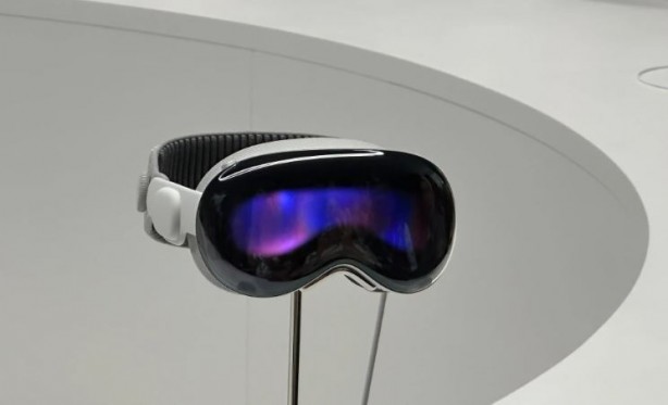 Foto - Apple'dan büyük başarı! Binlerce Vision Pro sattı