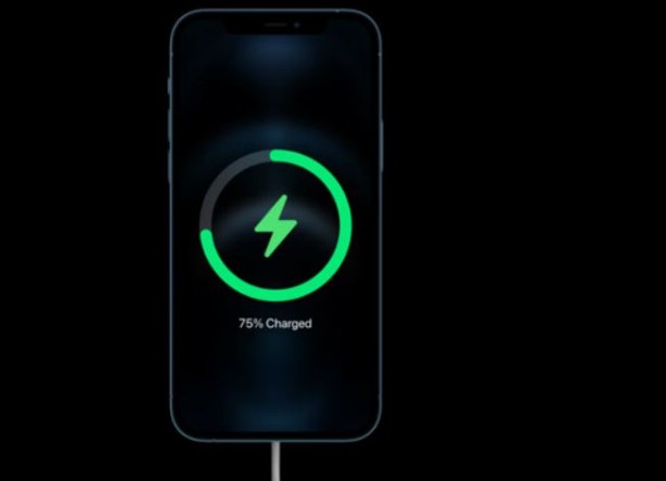 Foto - Apple'dan şarj uyarısı! iPhone’u bu şekilde şarj etmeyin