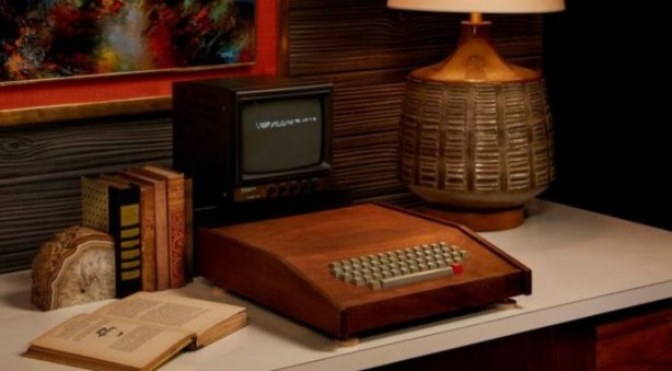 Foto - Apple’ı zirveye taşıyan bilgisayar rekor fiyata satıldı