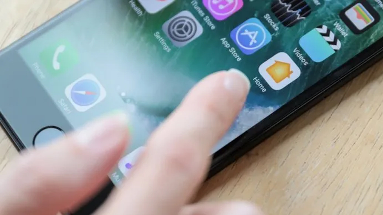  Apple'ın skandalı gün yüzüne çıktı! ‘Siri’ aracılığıyla kullanıcıları gizlice dinlemişler