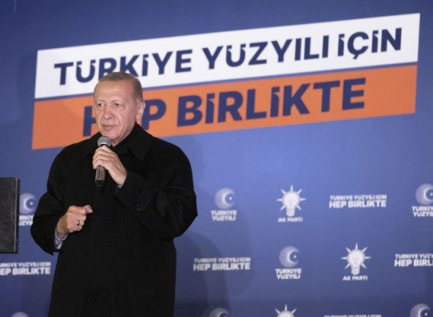 Foto - Aptala anlatır gibi cevap verdi ‘Diktatörler ikinci tura kalmaz’