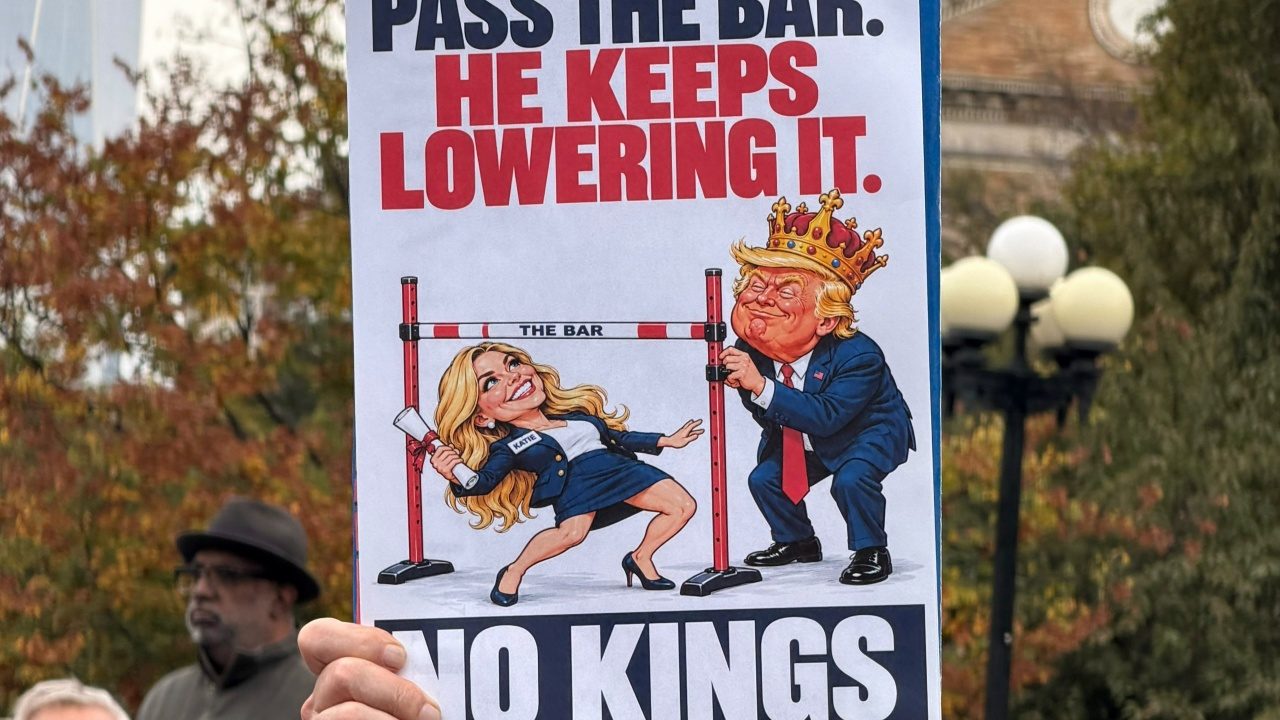 Foto - Ara seçim öncesi ABD sokakları hareketlendi! Trump karşıtlarından "Krallara Hayır" protestosu
