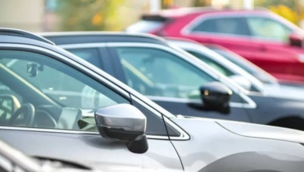 Foto - Araba almak isteyenlerin dikkatine! Zararına satışlar başladı