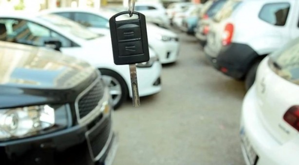 Foto - Araba almak isteyenlerin dikkatine! Zararına satışlar başladı