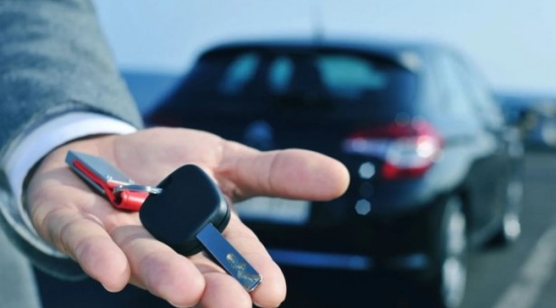 Foto - Araba almak isteyenlerin dikkatine! Zararına satışlar başladı