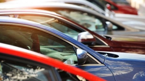 Foto - Araba almak isteyenlerin dikkatine! Zararına satışlar başladı