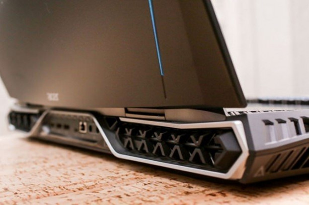 Foto - Araba fiyatına bilgisayar!