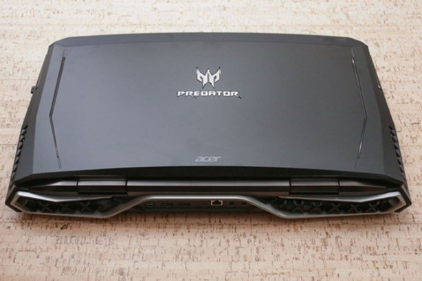 Foto - Araba fiyatına bilgisayar!