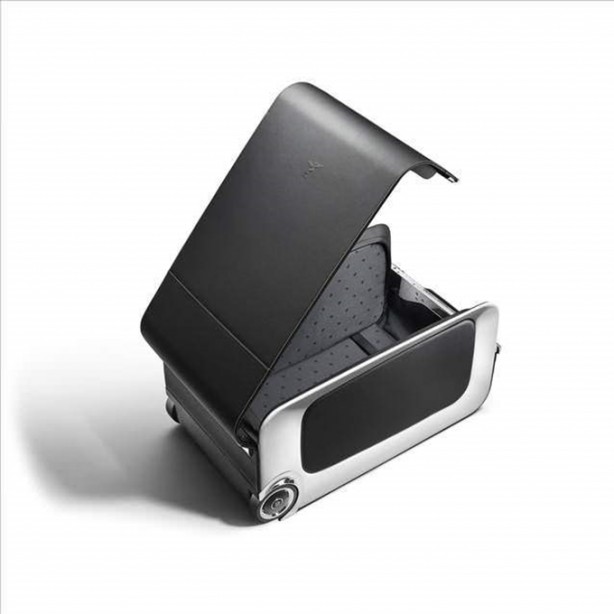 Foto - Araba fiyatına çanta alır mıydınız?