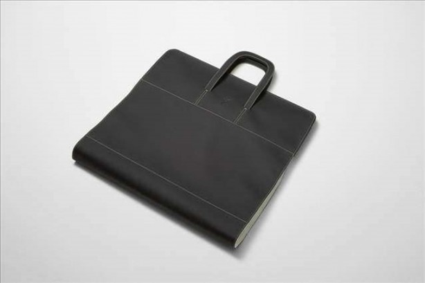 Foto - Araba fiyatına çanta alır mıydınız?