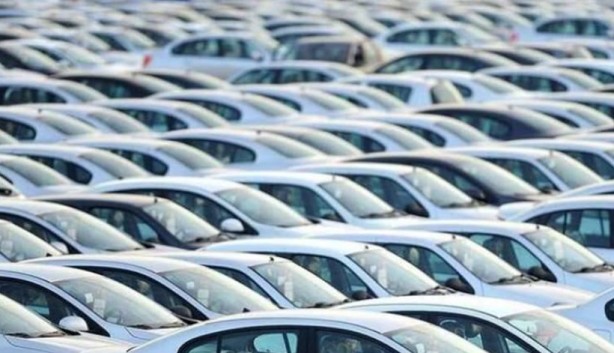 Foto - Araba fiyatlarında beklenen haber geldi! İşte fiyatların düşeceği tarih