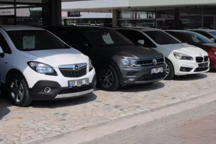 Foto - Araba fiyatlarında büyük sürpriz! Duyan, arkasına bakmadan almaya koşacak… Bir anda olacak