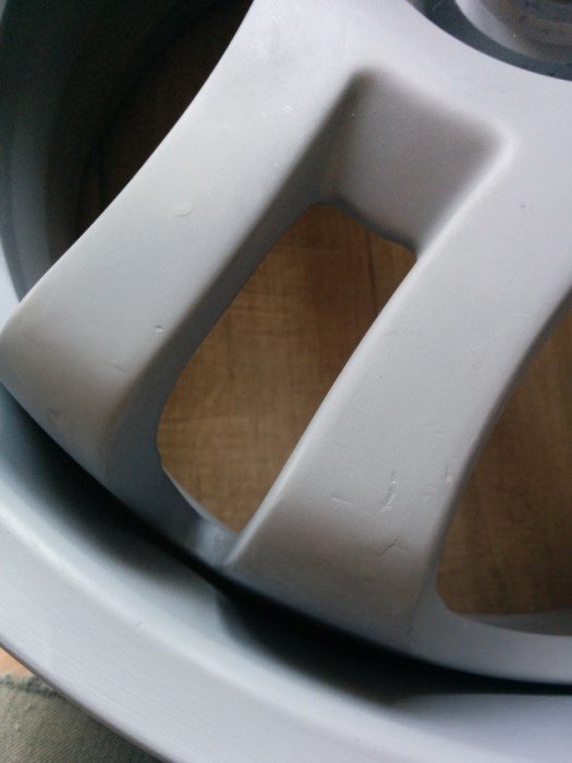 Foto - Araba jantından yaptığı şeye çok şaşıracaksınız