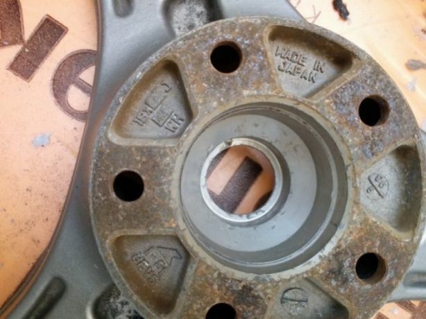 Araba jantından yaptığı şeye çok şaşıracaksınız