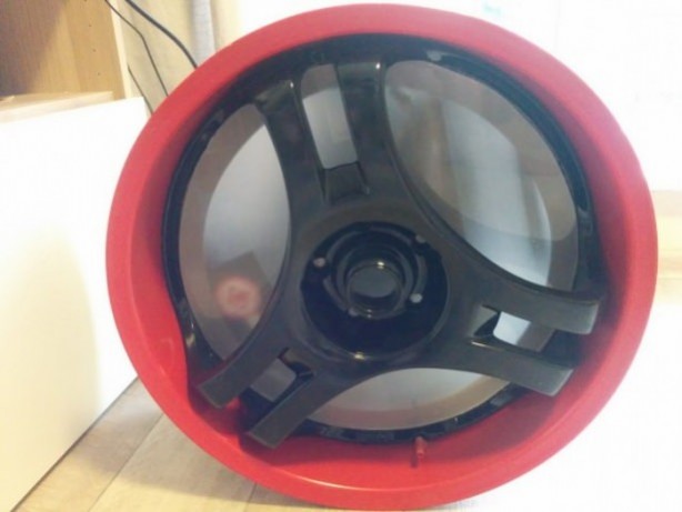 Foto - Araba jantından yaptığı şeye çok şaşıracaksınız