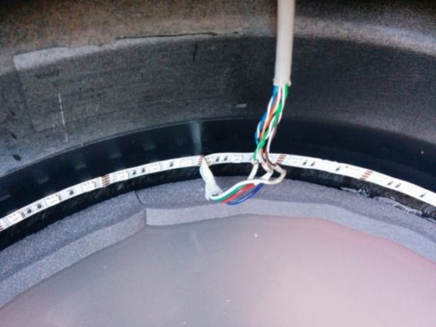 Foto - Araba jantından yaptığı şeye çok şaşıracaksınız