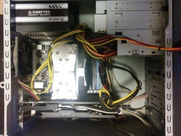 Foto - Araba jantından yaptığı şeye çok şaşıracaksınız