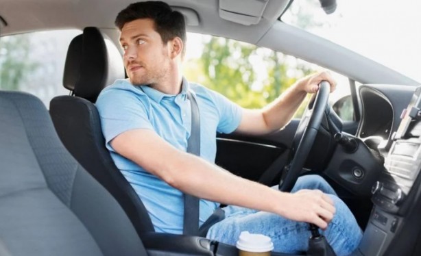 Foto - Araba kullanırken kaçınmanız gereken 20 kritik hata