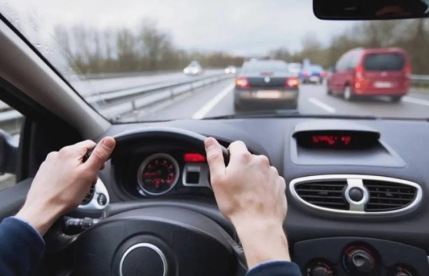 Foto - Araba kullanırken kaçınmanız gereken 20 kritik hata