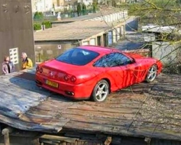 Foto - Araba park etmeye yeni bir soluk kazandırdılar!