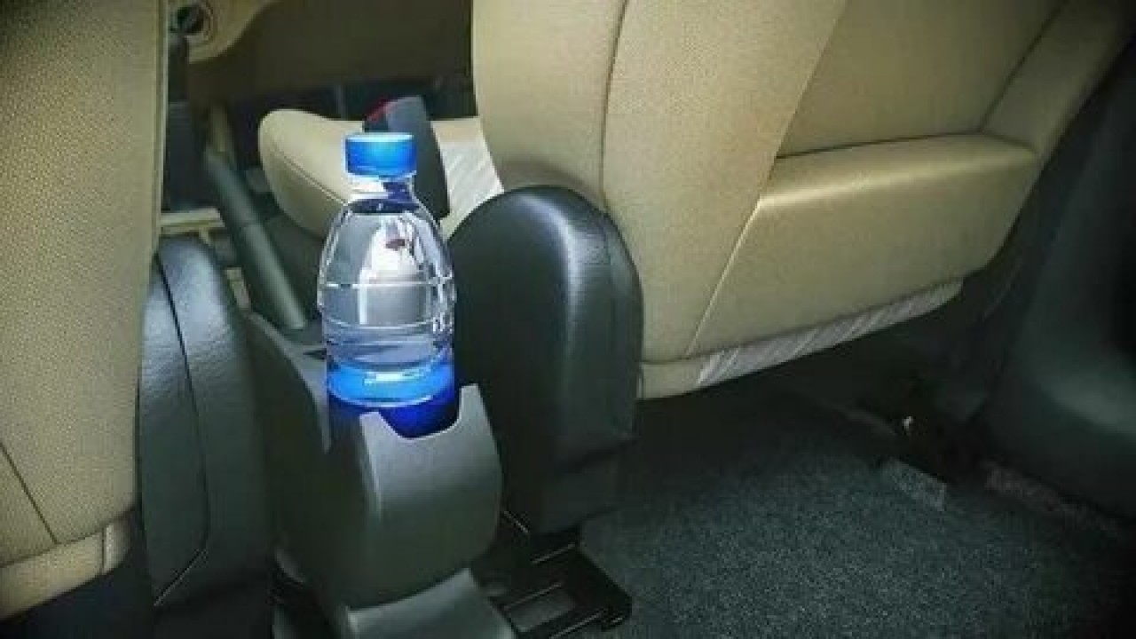 Foto - Arabada su bırakanlar dikkat! Sakın içmeyin