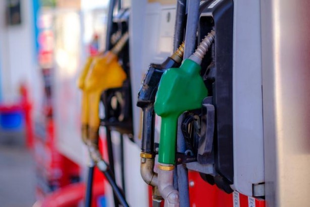 Foto - Arabalar kapıda yatacak kapıda! Akaryakıt fiyatlarına kallavi zam! Rakam ve tarih verildi! Bu kez öyle üç beş de değil