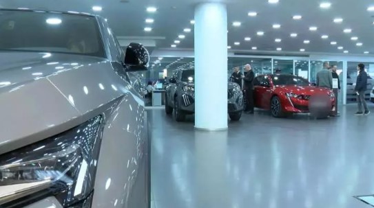 Arabalarda indirim furyası başladı! 300 bin liraya kadar çıktı